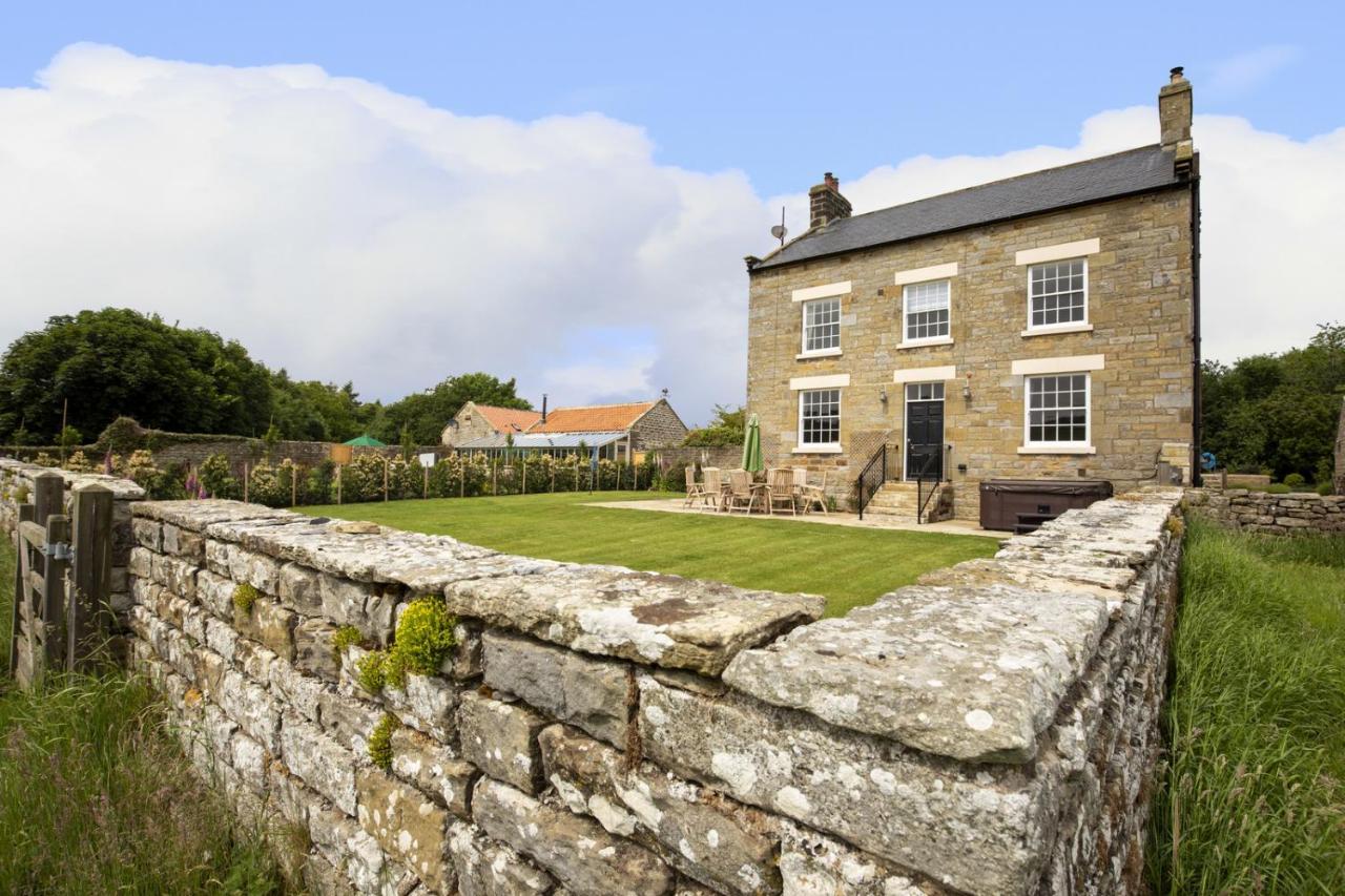 Thirley Cotes Farm Cottages 스카버러 외부 사진