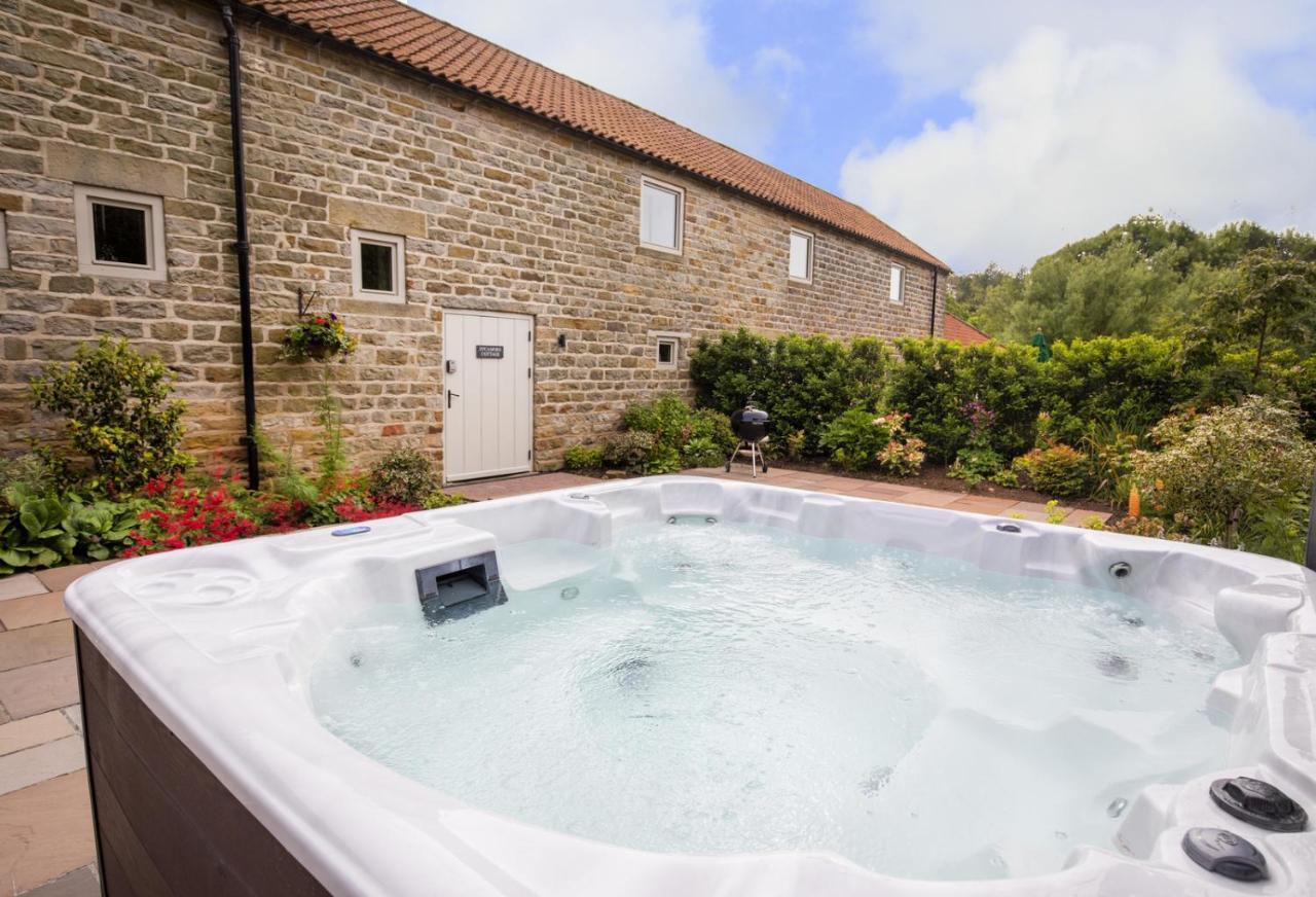 Thirley Cotes Farm Cottages 스카버러 외부 사진