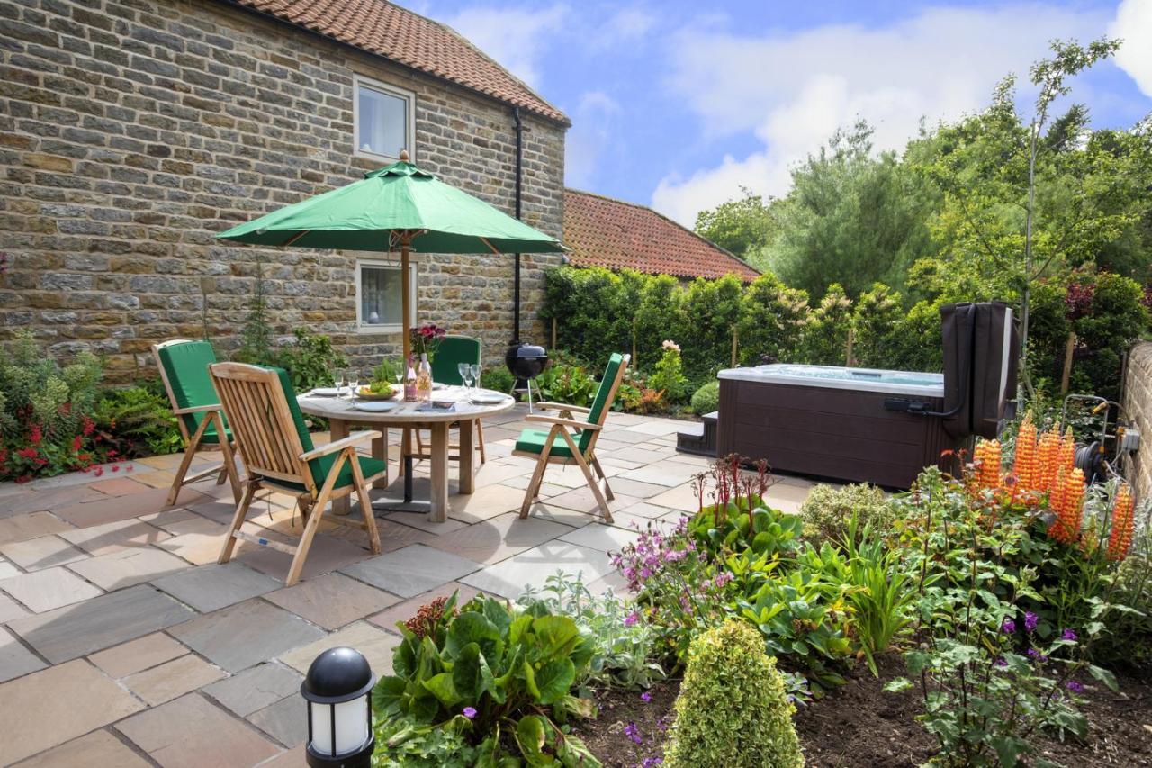 Thirley Cotes Farm Cottages 스카버러 외부 사진